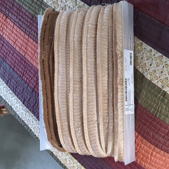 CREATIONS* Trim approximately 20m on this bolt, in pristine condition. 1.5" wide - Picture 6 of 11